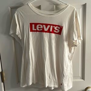 Levi’s tee